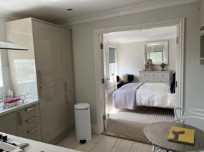 Beautiful Seafront Studio Apartment